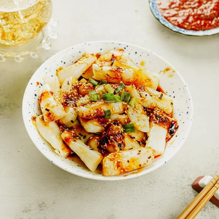 Steamed Rice Noodle Rolls Sweet&Spicy,8.99 oz