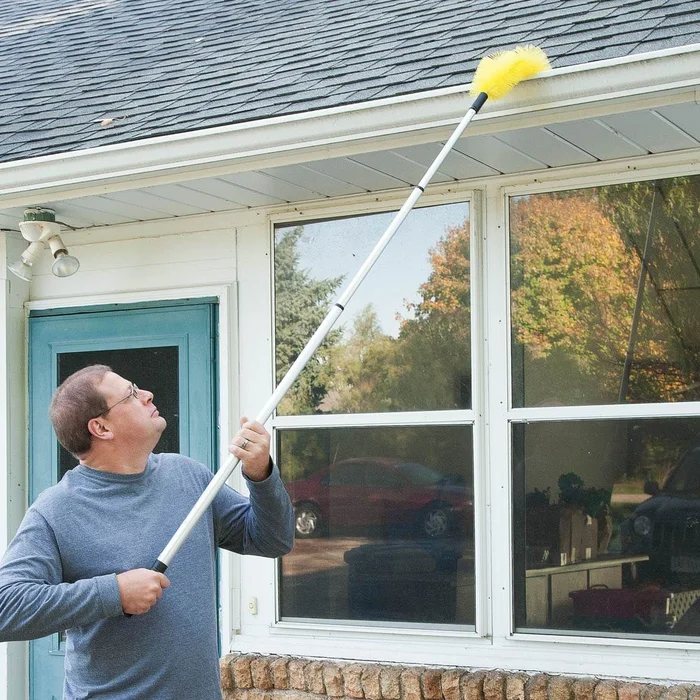 Telescopic Gutter Brush